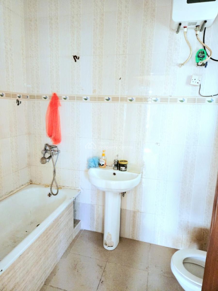 Spacious 3 Bedroom Apartment, Lekki Phase 1, Lekki, Lagos, Flat / Apartment for Rent