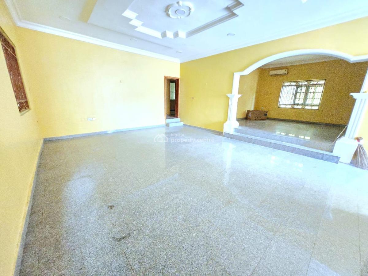Spacious 3 Bedroom Apartment, Lekki Phase 1, Lekki, Lagos, Flat / Apartment for Rent