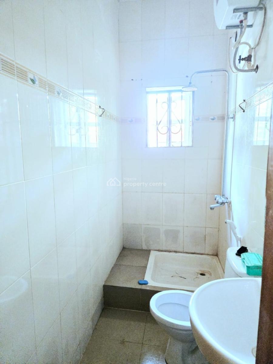 Spacious 3 Bedroom Apartment, Lekki Phase 1, Lekki, Lagos, Flat / Apartment for Rent