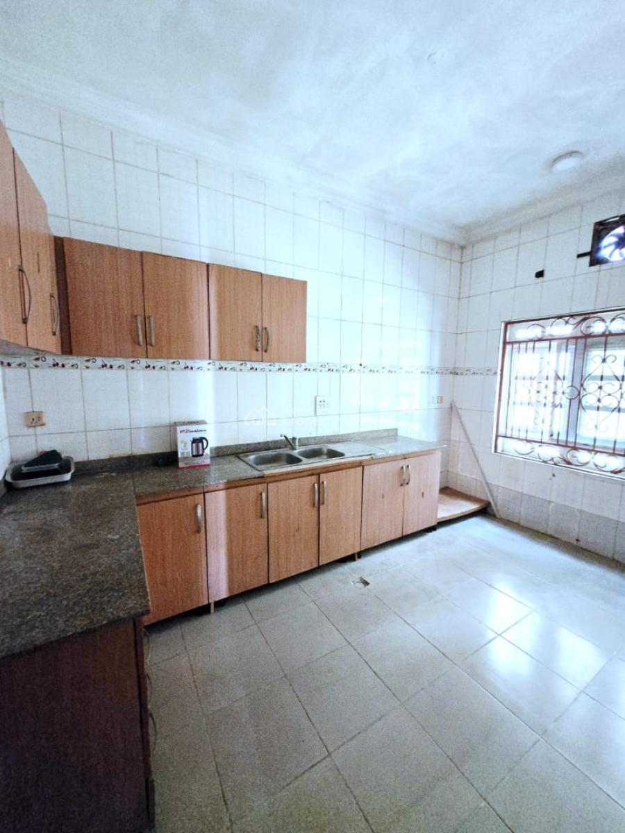 Spacious 3 Bedroom Apartment, Lekki Phase 1, Lekki, Lagos, Flat / Apartment for Rent