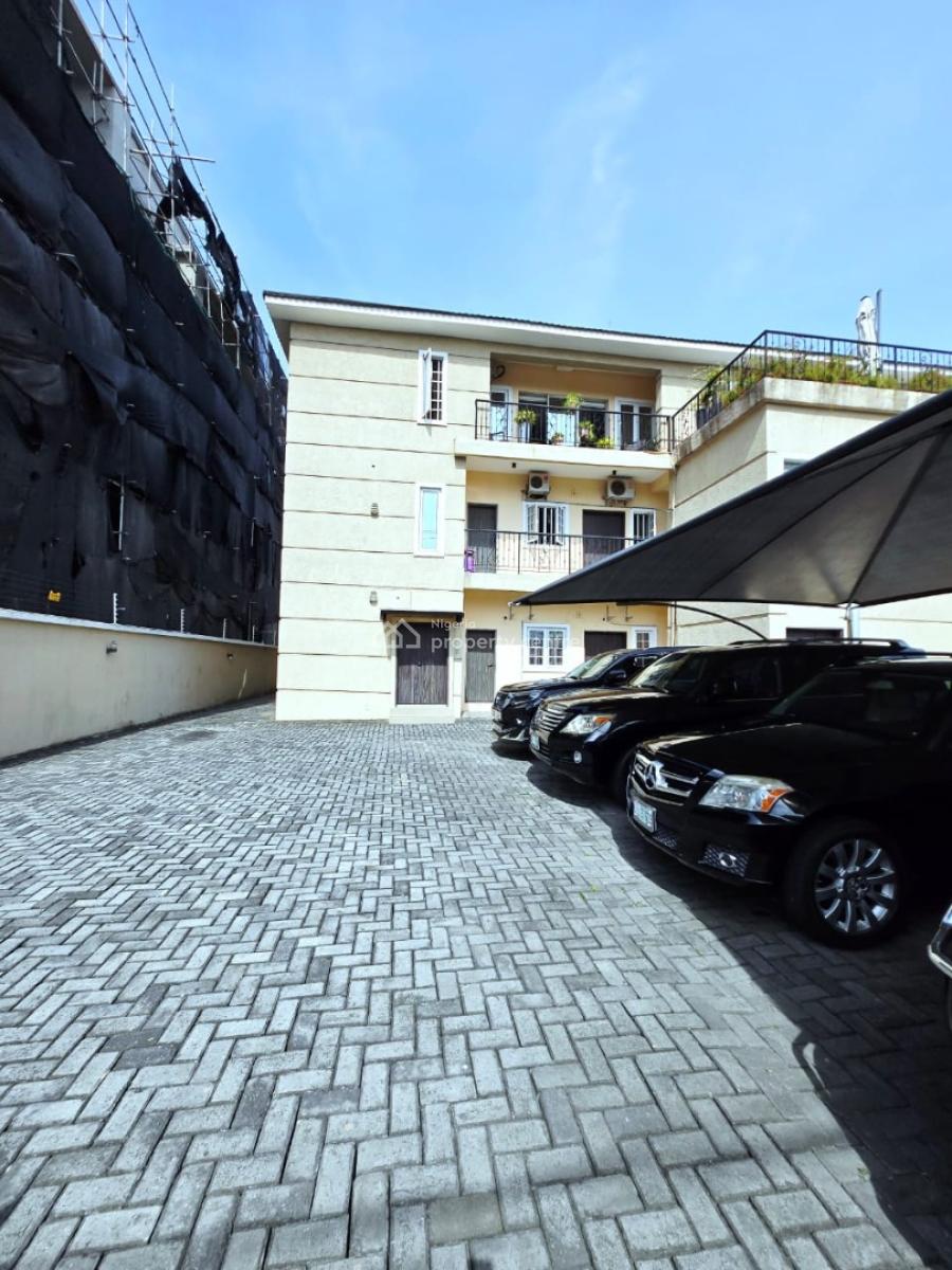 Spacious 3-bedroom Apartment, Lekki Phase 1, Lekki, Lagos, Flat / Apartment for Rent
