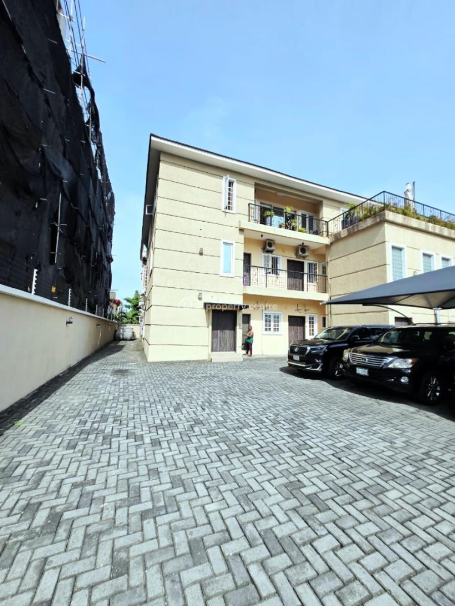 Spacious 3-bedroom Apartment, Lekki Phase 1, Lekki, Lagos, Flat / Apartment for Rent