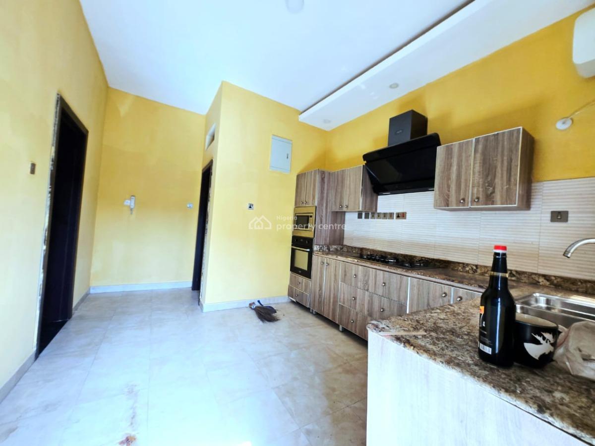 Spacious 3-bedroom Apartment, Lekki Phase 1, Lekki, Lagos, Flat / Apartment for Rent