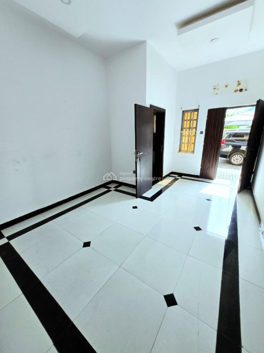 Spacious 3-bedroom Apartment, Lekki Phase 1, Lekki, Lagos, Flat / Apartment for Rent