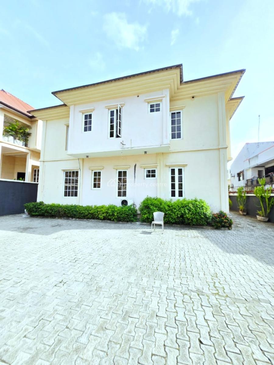 Well-maintained, Self-serviced 2 Units of 3-bedroom Apartment, Lekki Phase 1, Lekki, Lagos, Flat / Apartment for Rent