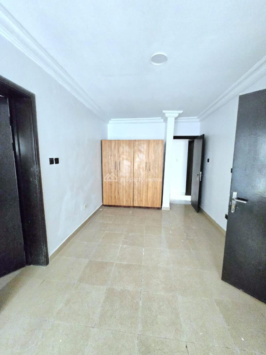 Well-maintained, Self-serviced 2 Units of 3-bedroom Apartment, Lekki Phase 1, Lekki, Lagos, Flat / Apartment for Rent