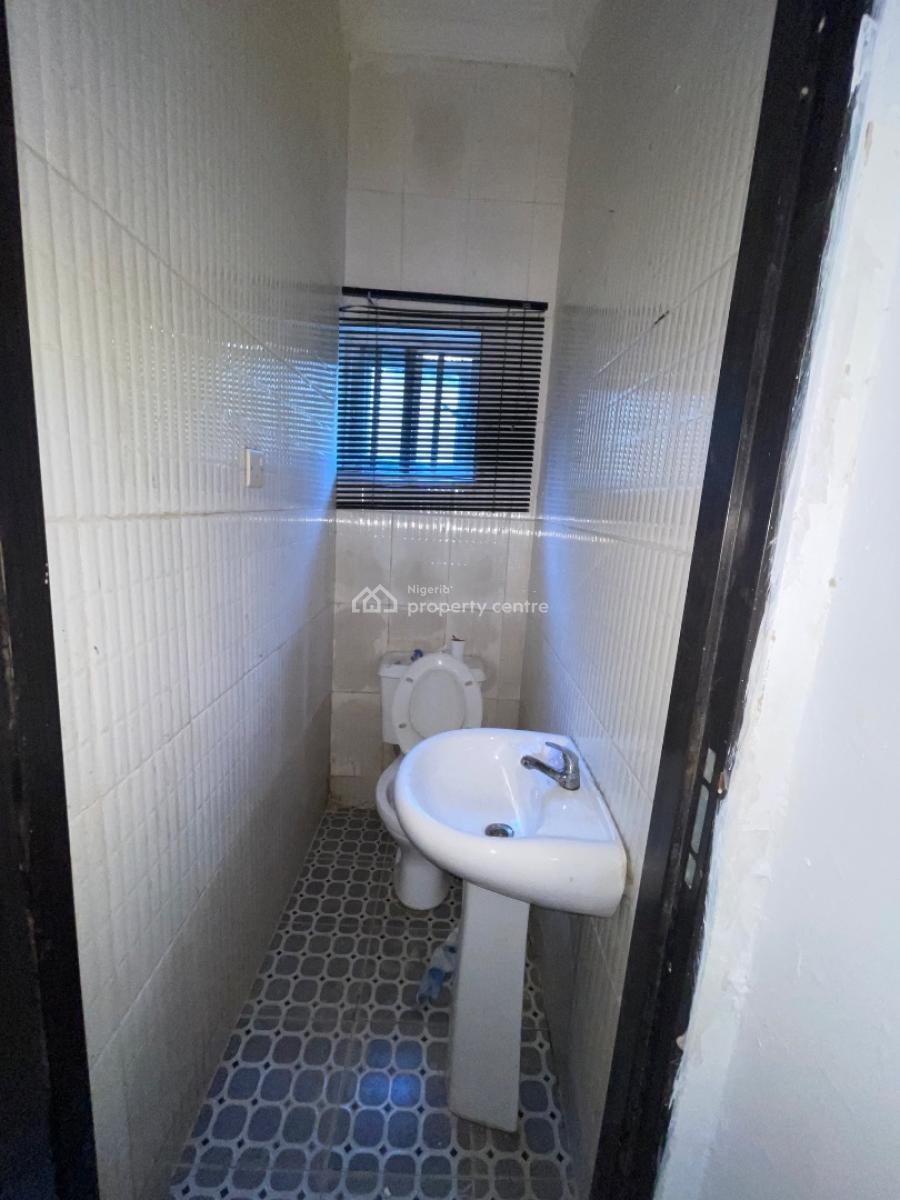 a Spacious 2 Bedroom Apartment, Mobil Road Ilaje Ajah, Lekki, Lagos, Flat / Apartment for Rent