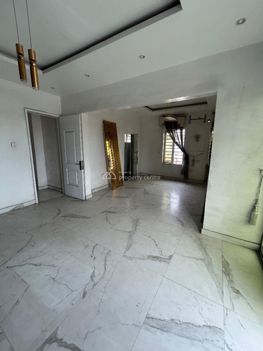 Well Maintained and Spacious Master Selfcon with Personal Kitchen, Osapa, Lekki, Lagos, Self Contain (single Rooms) for Rent