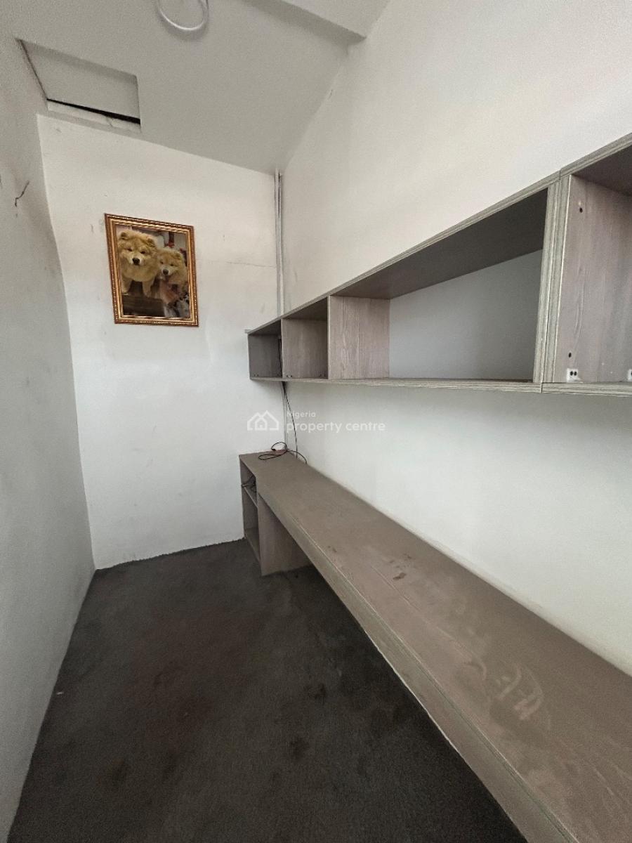 Well Maintained and Spacious Master Selfcon with Personal Kitchen, Osapa, Lekki, Lagos, Self Contain (single Rooms) for Rent