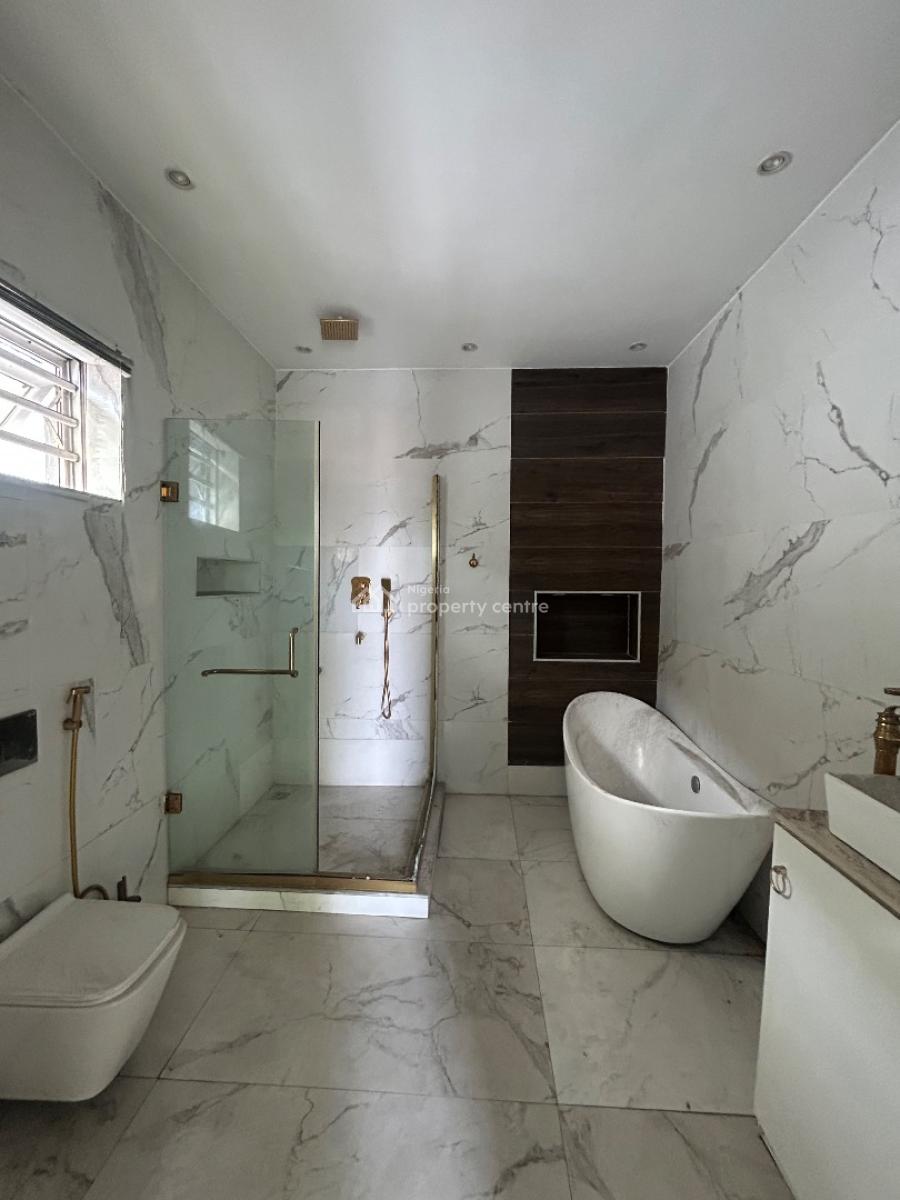 Well Maintained and Spacious Master Selfcon with Personal Kitchen, Osapa, Lekki, Lagos, Self Contain (single Rooms) for Rent