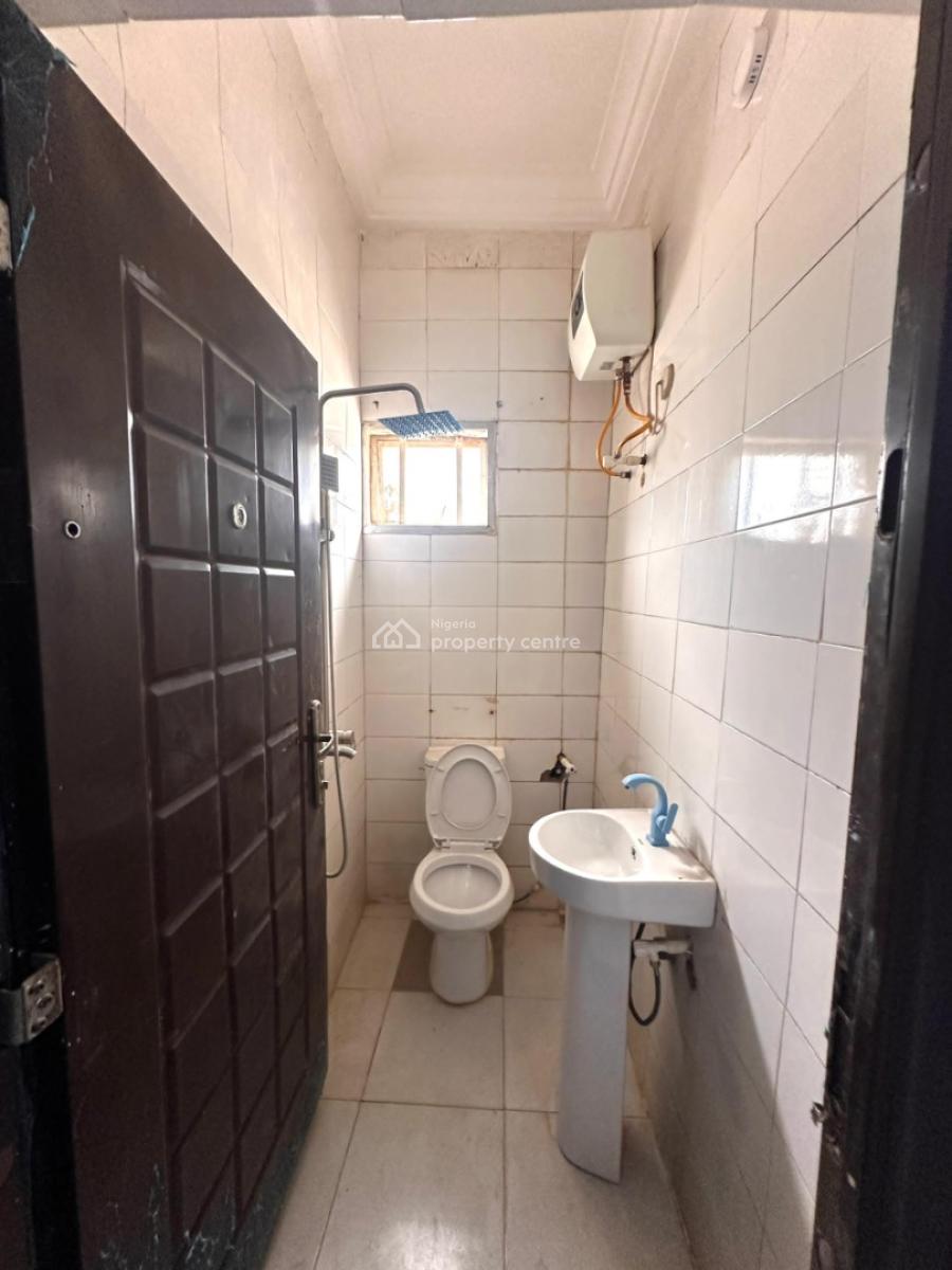 3 Bedroom Apartment, 6th Avenue, Gwarinpa, Abuja, Flat / Apartment for Rent