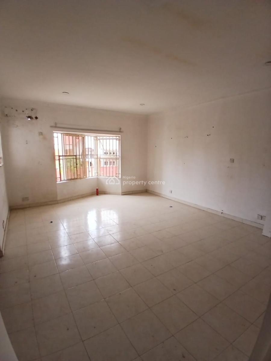 Commercial 4 Bedroom Semi Detached House with 2bq, Lekki Phase 1, Lekki, Lagos, Semi-detached Duplex for Rent