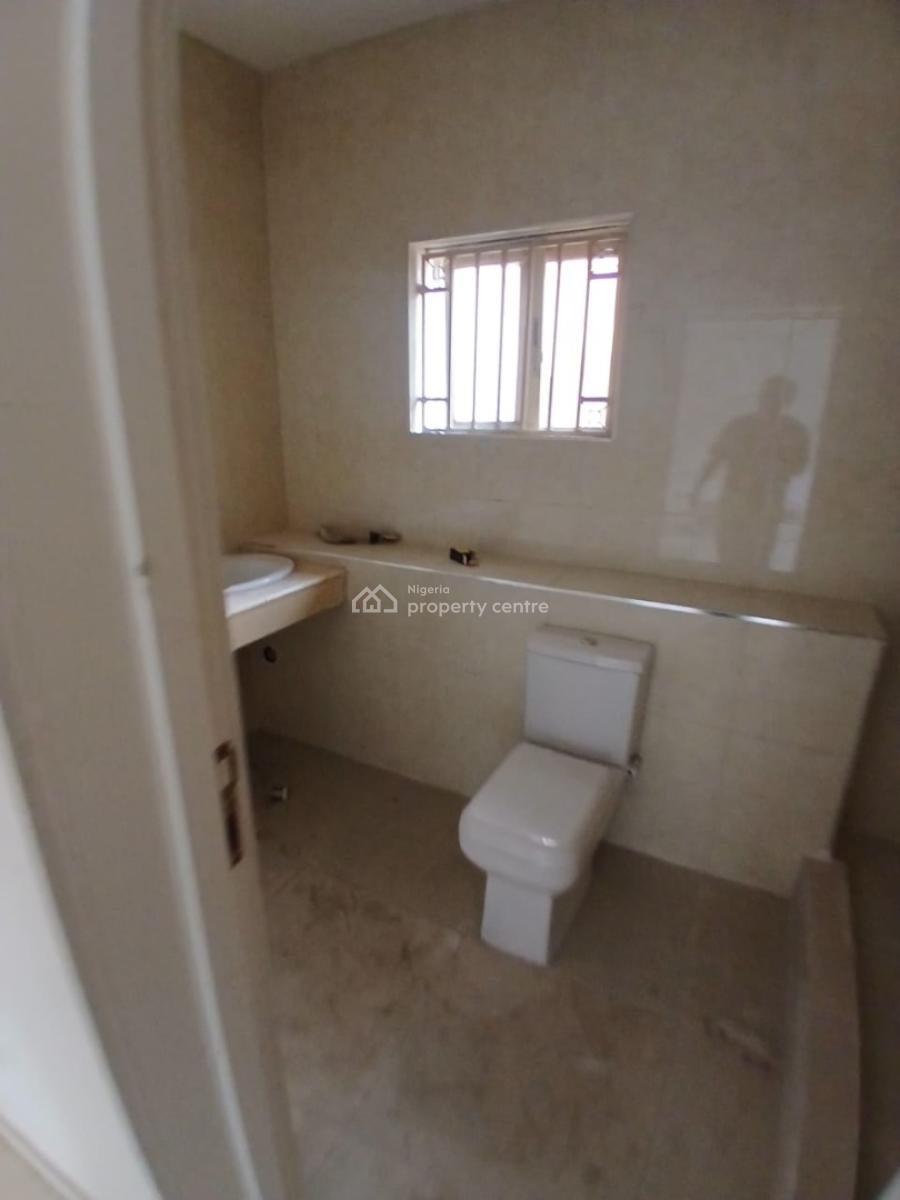 Commercial 4 Bedroom Semi Detached House with 2bq, Lekki Phase 1, Lekki, Lagos, Semi-detached Duplex for Rent