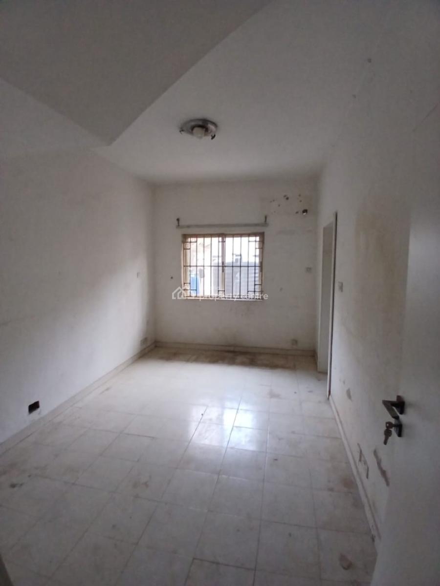 Commercial 4 Bedroom Semi Detached House with 2bq, Lekki Phase 1, Lekki, Lagos, Semi-detached Duplex for Rent