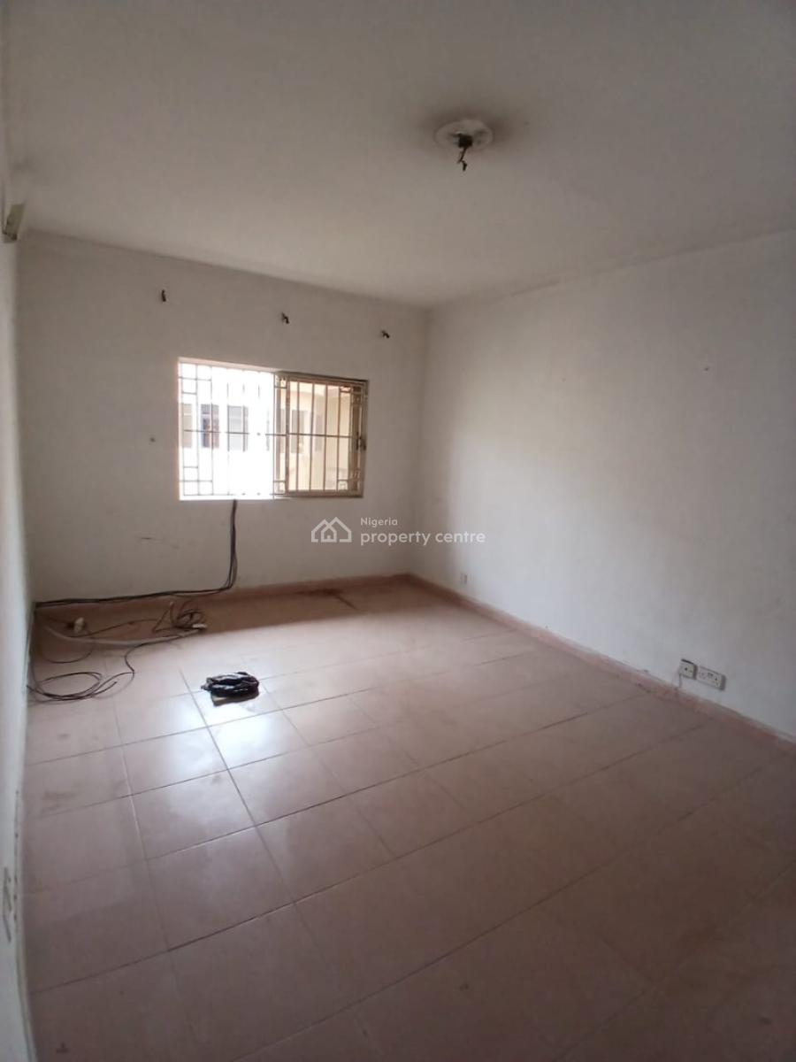 Commercial 4 Bedroom Semi Detached House with 2bq, Lekki Phase 1, Lekki, Lagos, Semi-detached Duplex for Rent