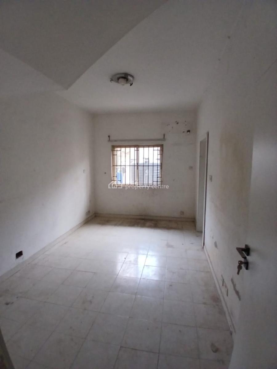 Commercial 4 Bedroom Semi Detached House with 2bq, Lekki Phase 1, Lekki, Lagos, Semi-detached Duplex for Rent