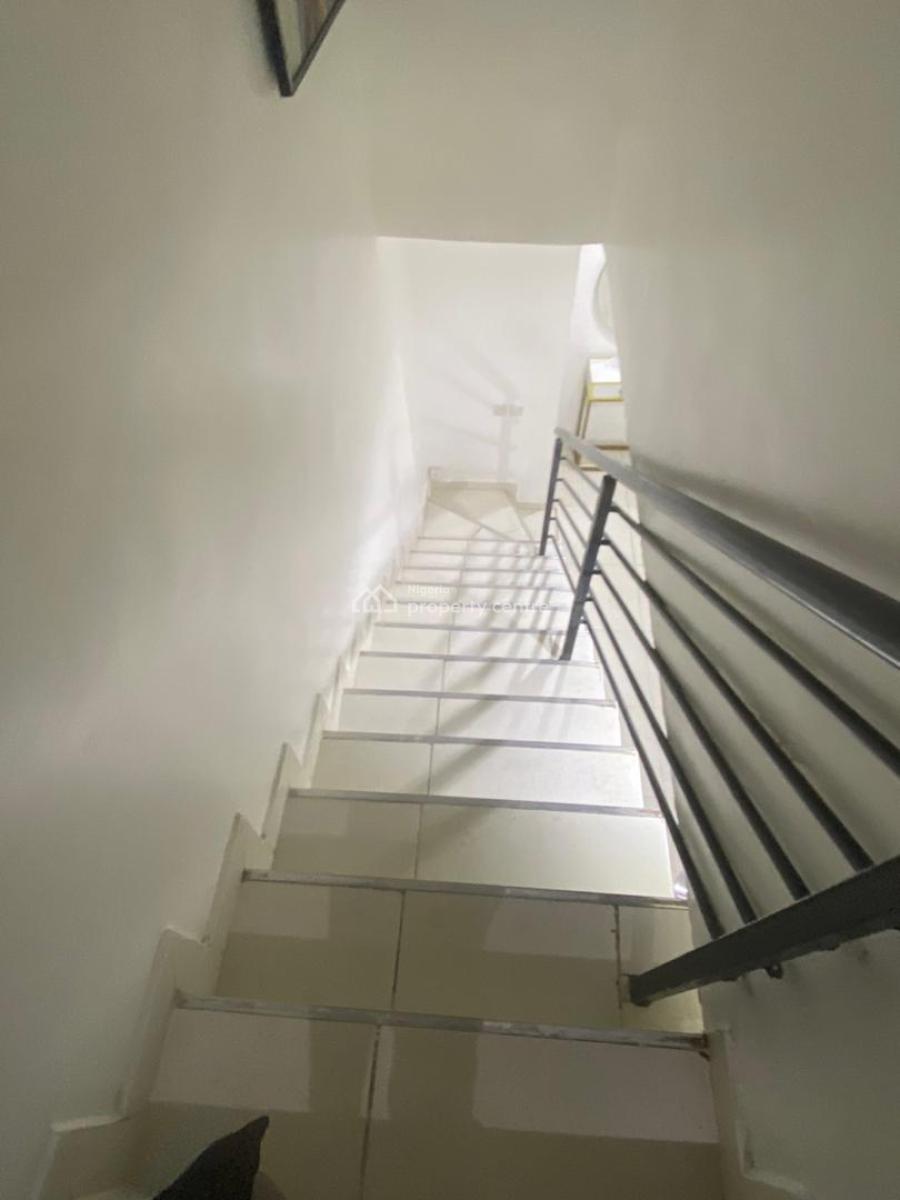 Lovely 3 Bedroom Apartment, Off Freedom Way, Lekki Phase 1, Lekki, Lagos, Flat / Apartment for Rent