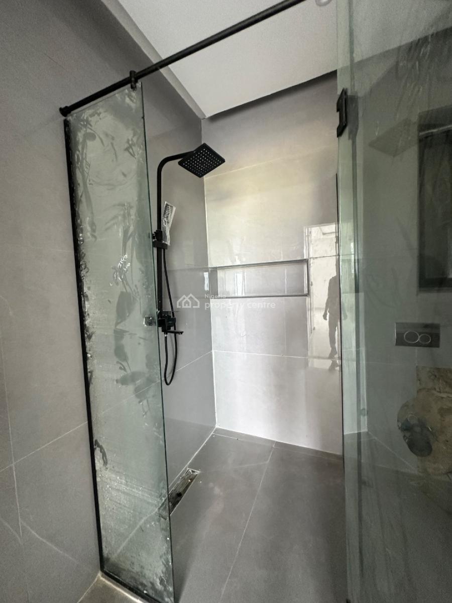 2 Bedroom Apartment with Elevator, Lekki Phase 1, Lekki, Lagos, Flat / Apartment for Sale