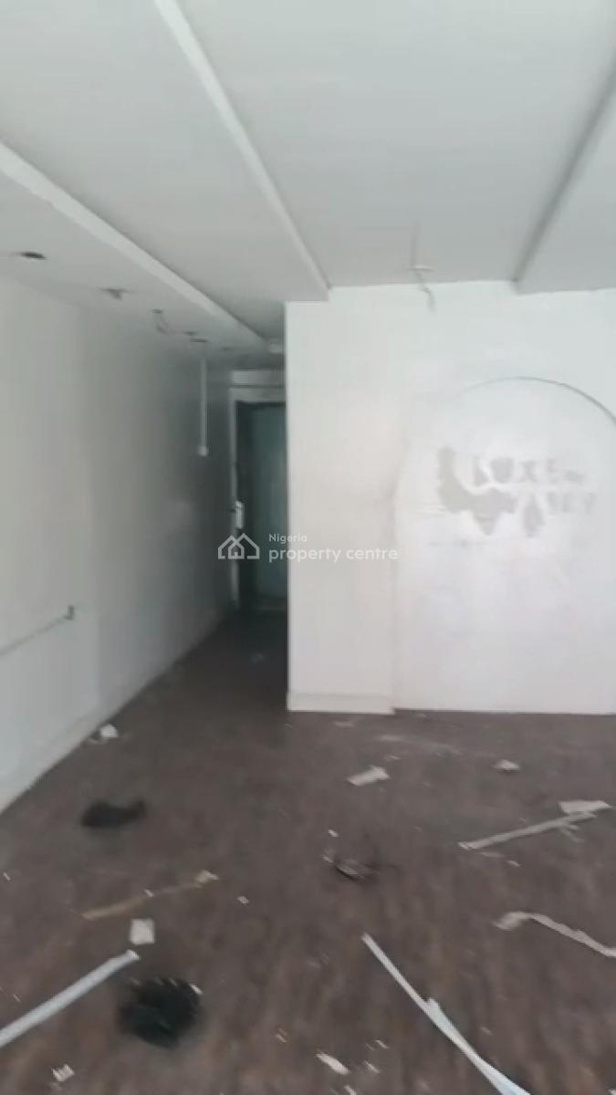 Neat & Spacious Showroom / Shop Space (toilet), Opebi, Opebi, Ikeja, Lagos, Shop for Rent