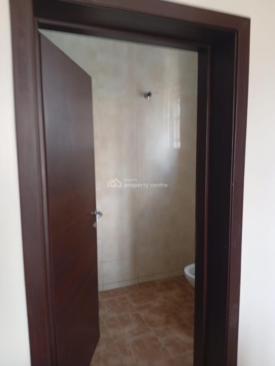 Spacious 2 Bedroom Apartment, Lekki Phase 1, Lekki, Lagos, Flat / Apartment for Rent