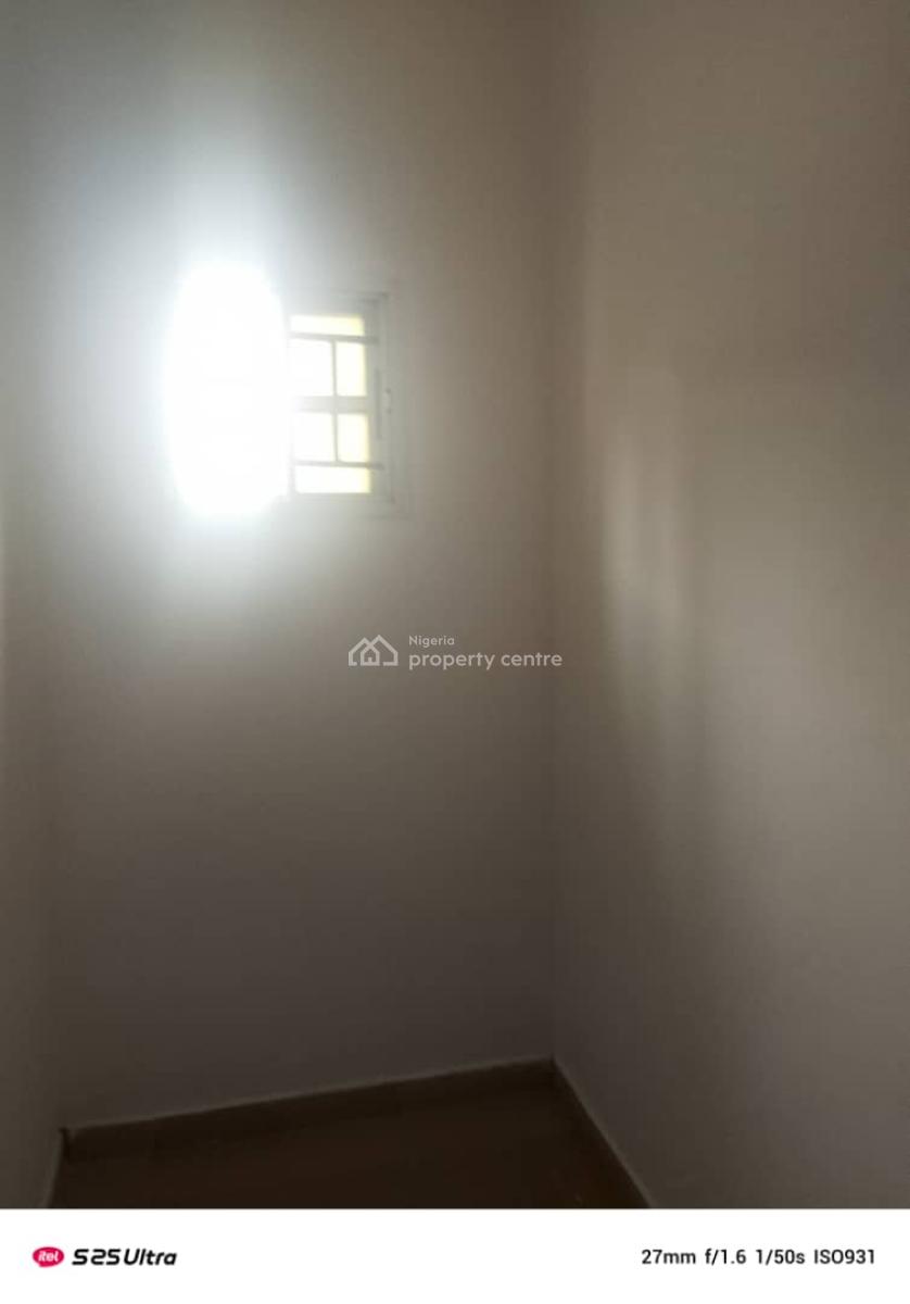 2 Bedroom Flat Upstairs, Off Mobil Road, Lekki, Lagos, Flat / Apartment for Rent