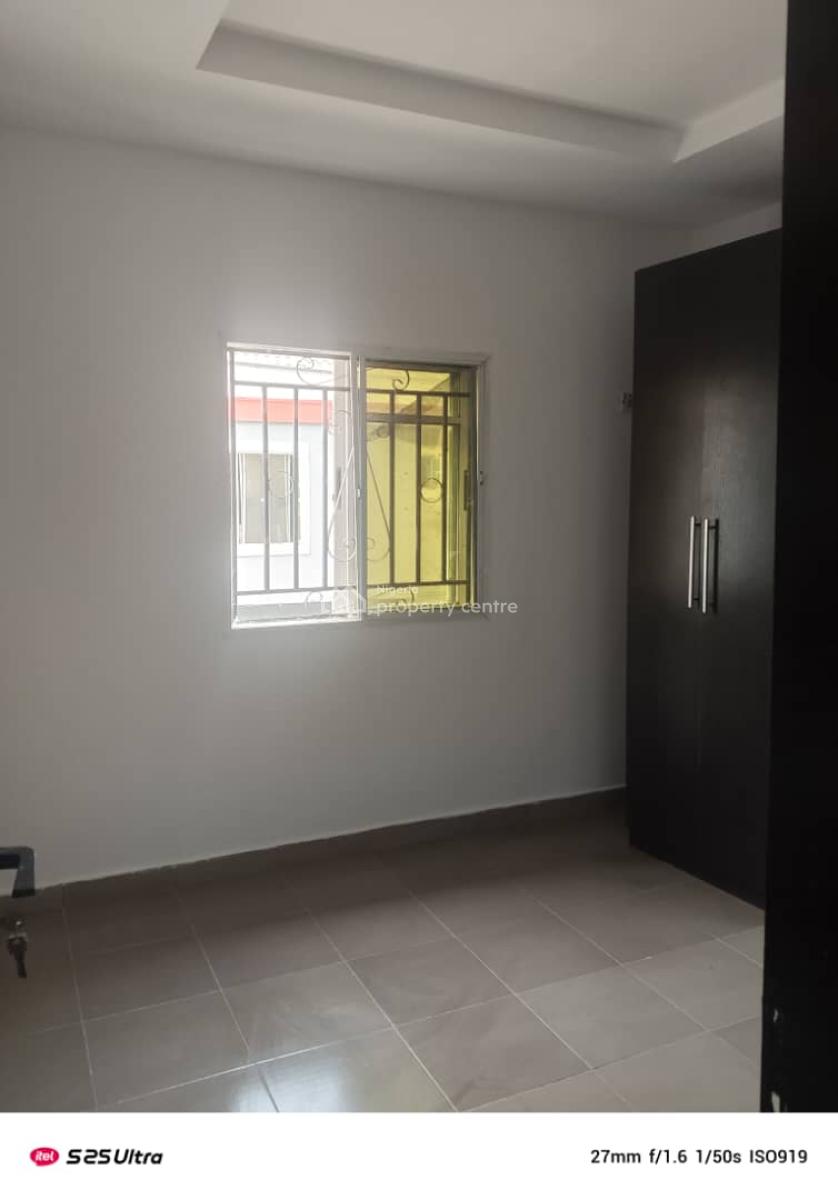 2 Bedroom Flat Upstairs, Off Mobil Road, Lekki, Lagos, Flat / Apartment for Rent
