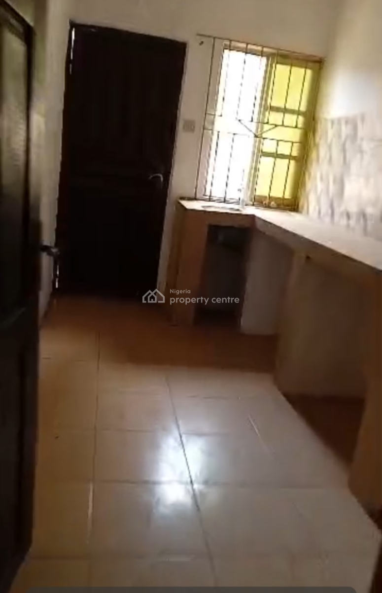 Standard Two Bedroom Flat, Ikorodu, Lagos, Flat / Apartment for Rent