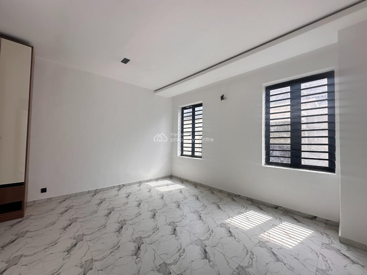 Spacious 2 Bedroom Apartment Available, Lekki Phase 2, Lekki, Lagos, Flat / Apartment for Rent