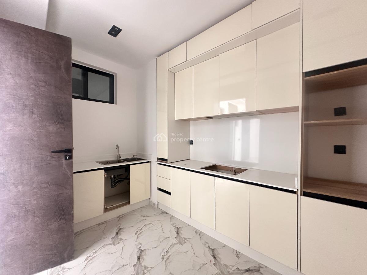 Spacious 2 Bedroom Apartment Available, Lekki Phase 2, Lekki, Lagos, Flat / Apartment for Rent