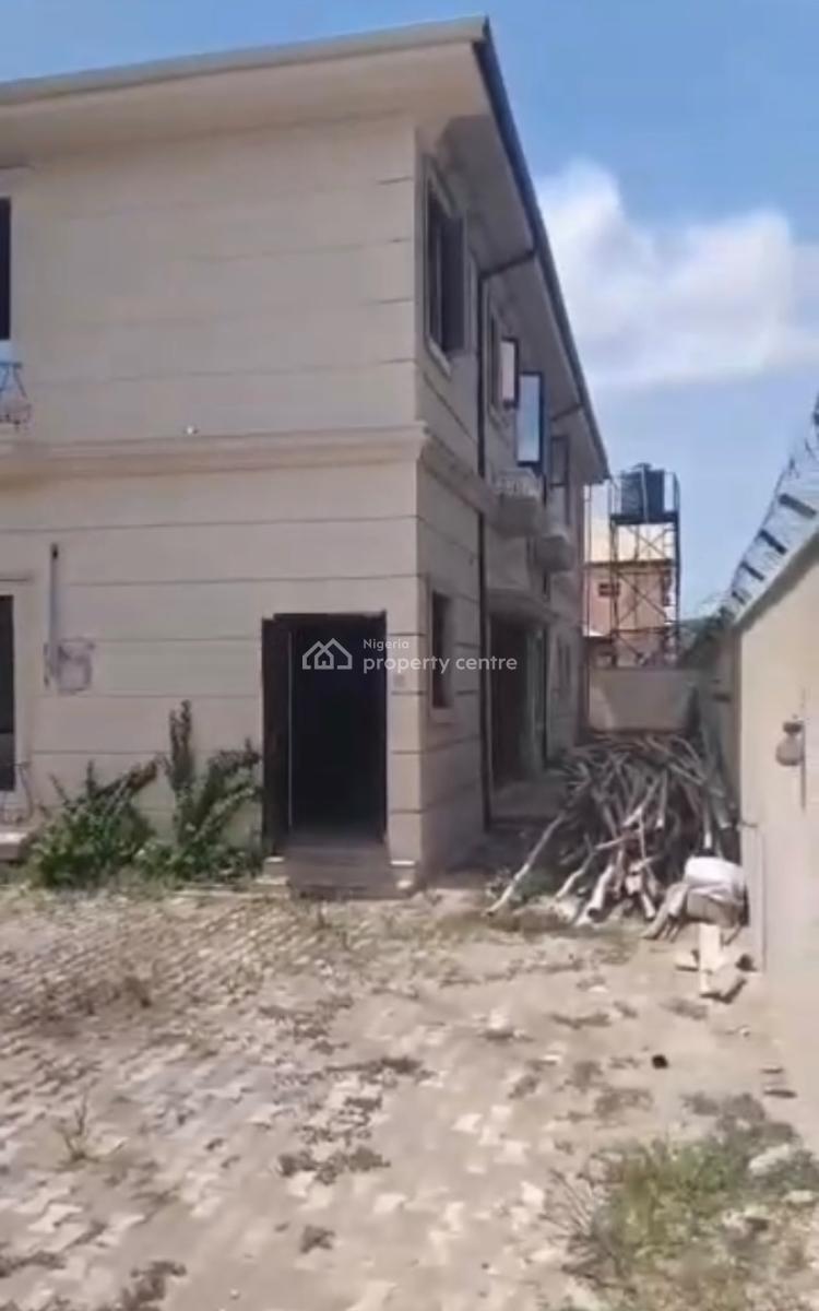 Spacious 6 Bedroom Flat, Lekki Phase 1, Lekki, Lagos, Commercial Property for Rent