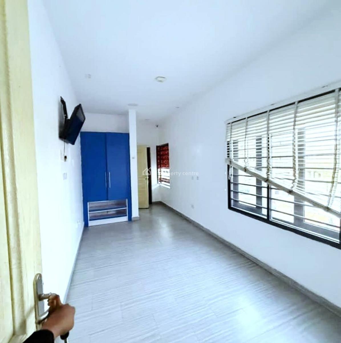 Well Maintained 4 Bedroom Semi-detached Duplex, Osapa, Lekki, Lagos, Semi-detached Duplex for Rent