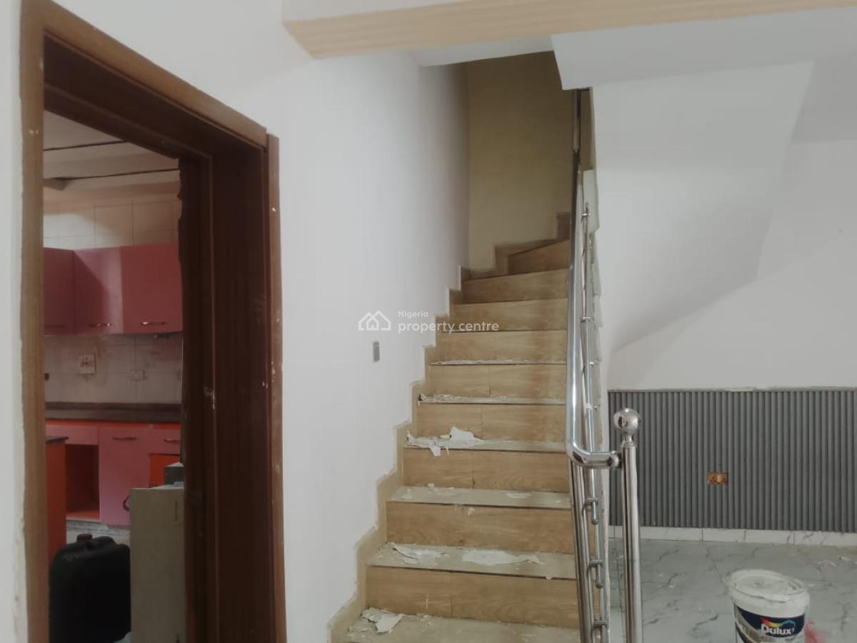 Well Maintained 4-bedroom Duplex, Osapa, Lekki, Lagos, Terraced Duplex for Rent