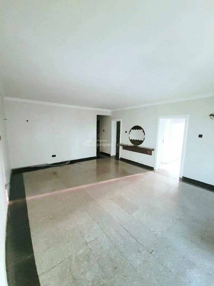 Well Maintained 2 Bedrooms Apartment, Lekki Phase 2, Lekki, Lagos, Flat / Apartment for Rent