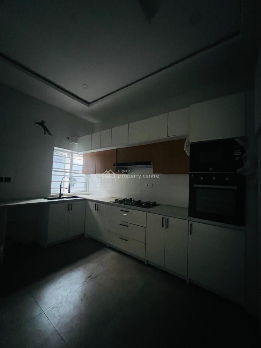 1 Bedroom Shared Apartment, Master Bedroom, Ilaje, Ajah, Lagos, Self Contain (single Rooms) for Rent