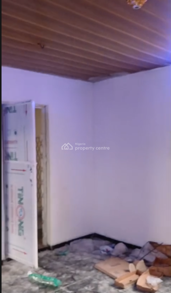 Newly Built Self Con Upstairs, Okeranla, Addo Rd, Off Alasia, Adesanya, Lekki Phase 2, Lekki, Lagos, Self Contain (single Rooms) for Rent