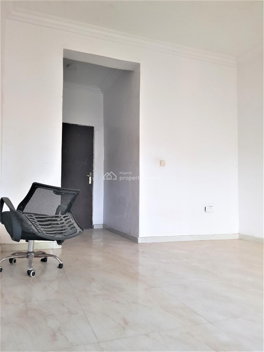 3 Bedrooms Flat with Bq in a Fully Serviced Estate with 24hrs Power, Ikate Elegushi, Lekki, Lagos, Flat / Apartment for Rent