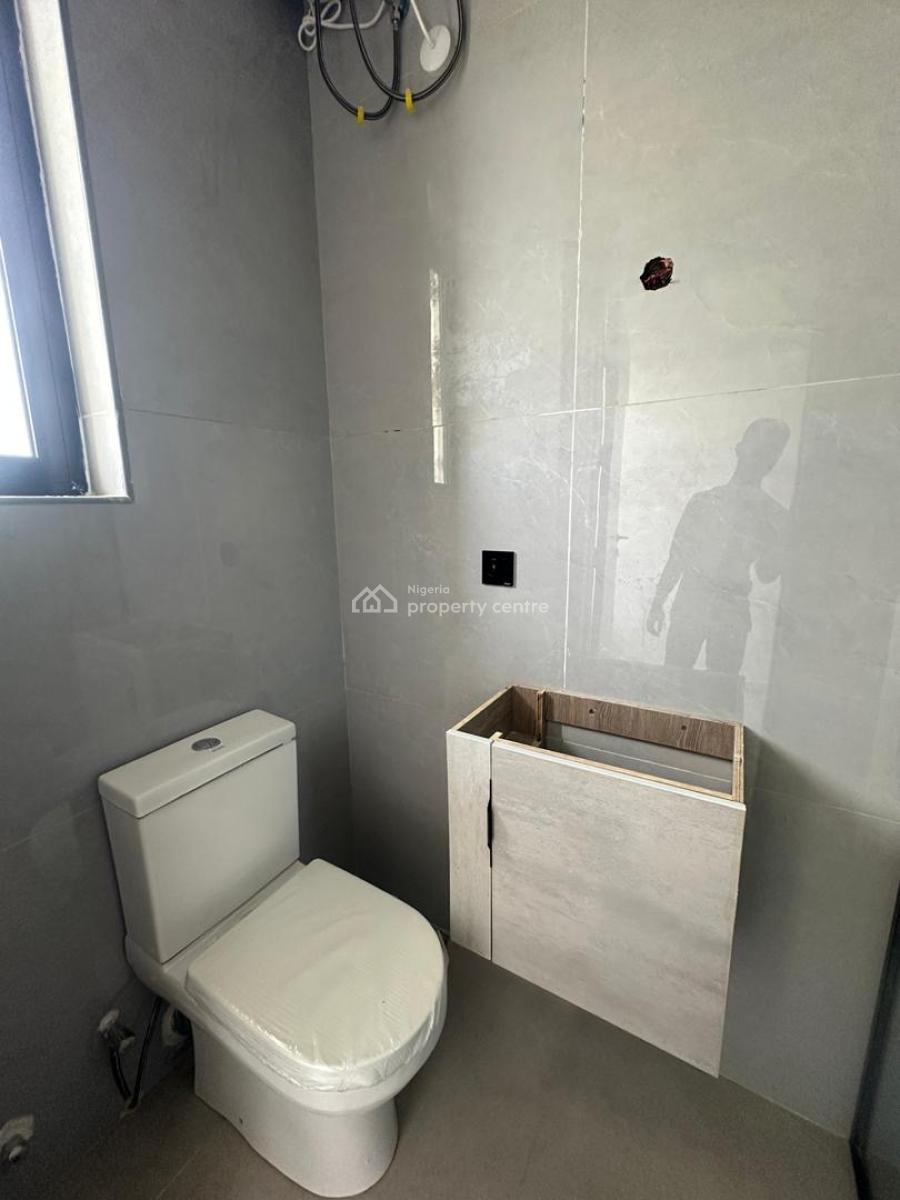 2 Bedroom Apartment with Elevator, Lekki Phase 1, Lekki, Lagos, Flat / Apartment for Sale
