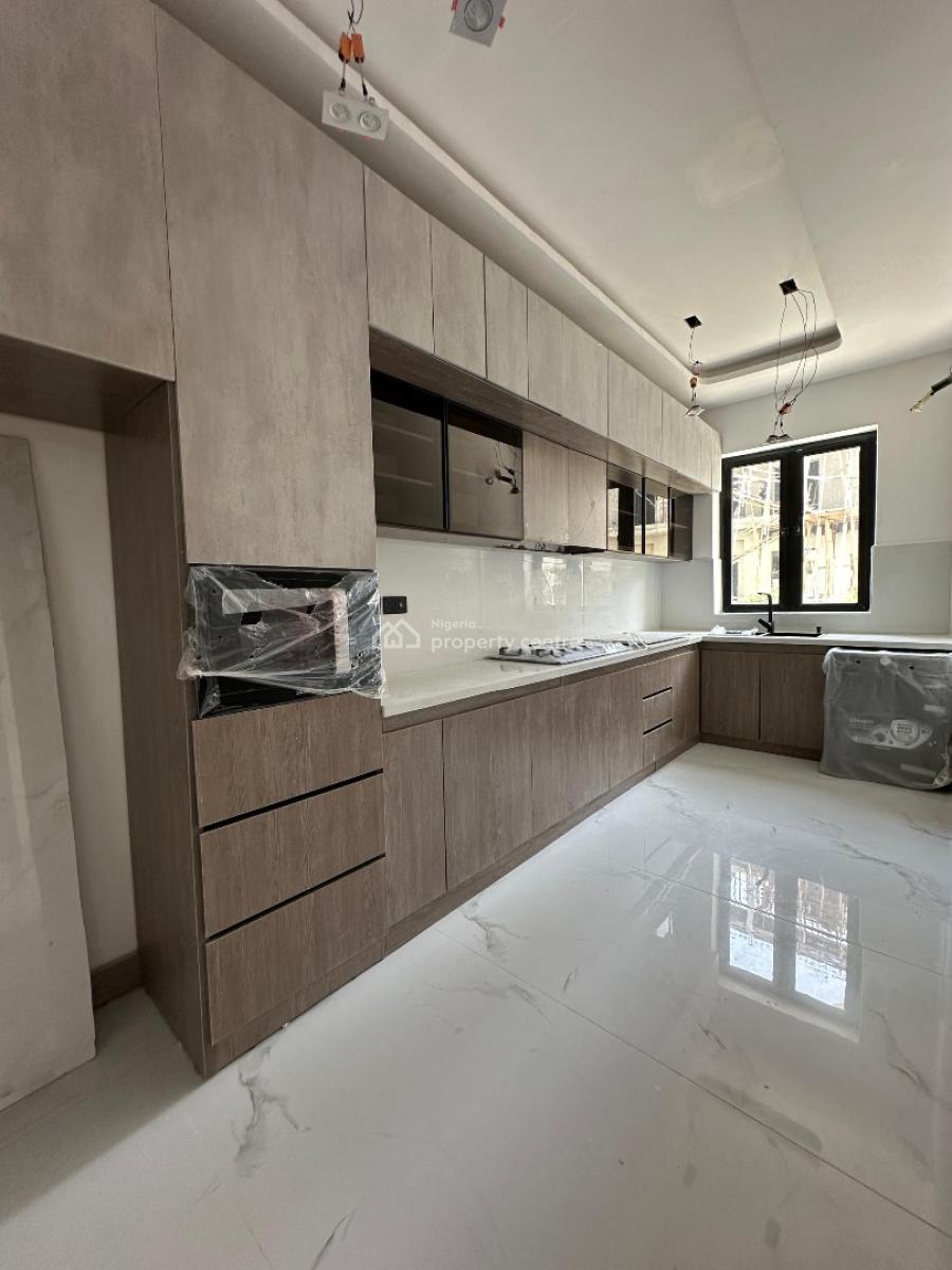 2 Bedroom Apartment with Elevator, Lekki Phase 1, Lekki, Lagos, Flat / Apartment for Sale