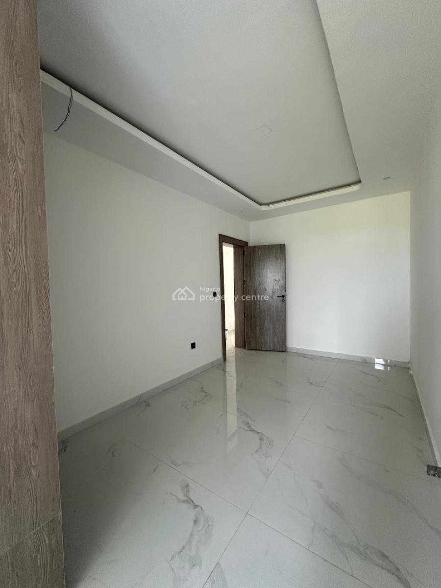 2 Bedroom Apartment with Elevator, Lekki Phase 1, Lekki, Lagos, Flat / Apartment for Sale