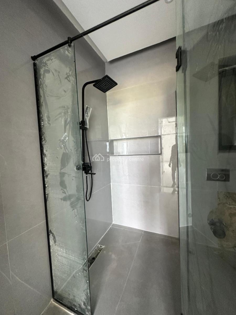 2 Bedroom Apartment with Elevator, Lekki Phase 1, Lekki, Lagos, Flat / Apartment for Sale