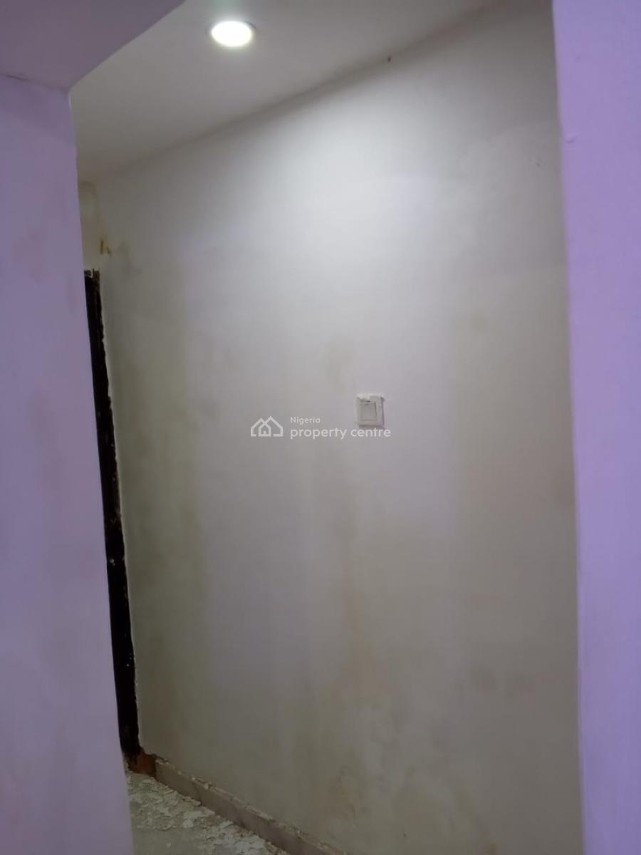 2 Bedroom Flat with Bq, Akura Estate, Adeniyi Jones, Ikeja, Lagos, Flat / Apartment for Rent