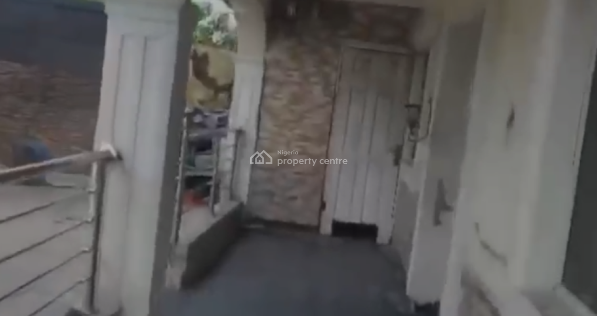 Half Plot with a Structure on Distress, Abijo Gra, Ajah, Lekki Phase 2, Lekki, Lagos, Land for Sale