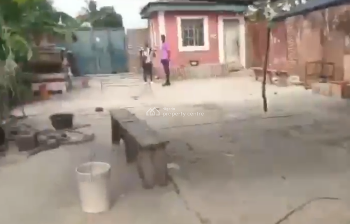 Half Plot with a Structure on Distress, Abijo Gra, Ajah, Lekki Phase 2, Lekki, Lagos, Land for Sale