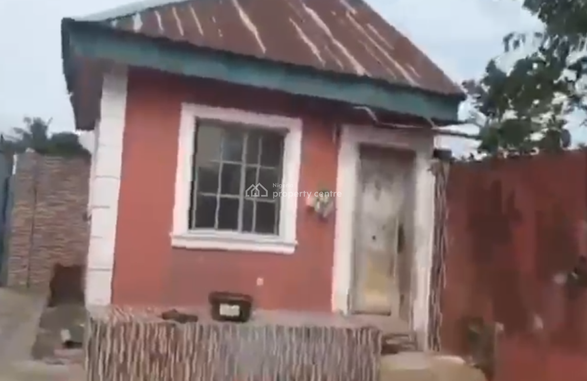 Half Plot with a Structure on Distress, Abijo Gra, Ajah, Lekki Phase 2, Lekki, Lagos, Land for Sale