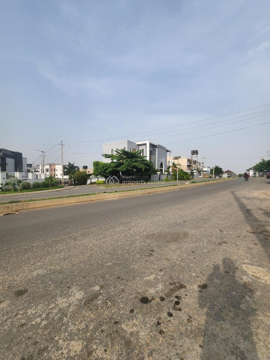Flat, Serviced Plot of Land in a Very Good Location, By Gilmor/naval Qtrs, Jahi, Abuja, Residential Land for Sale