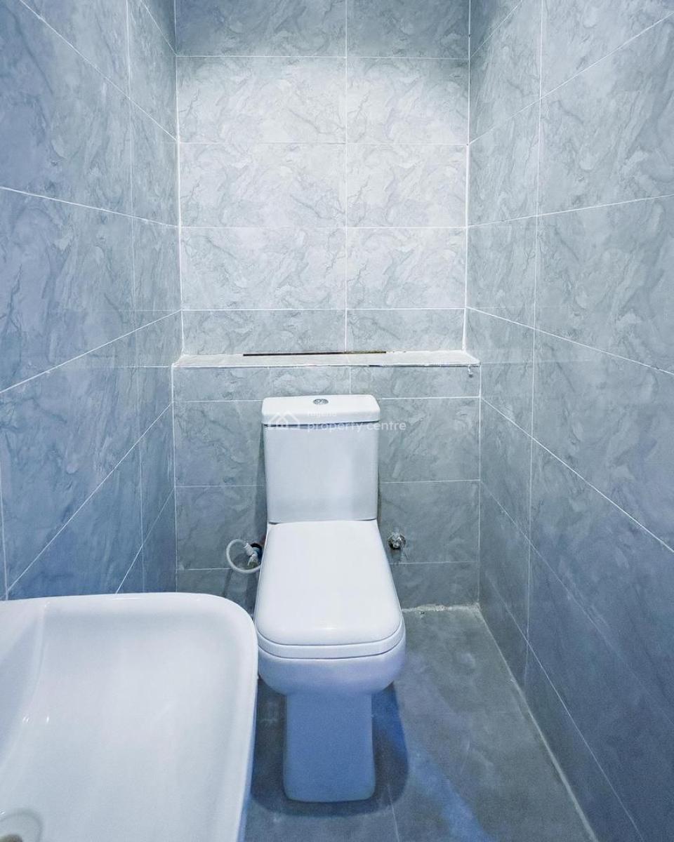 Fully Serviced 2 & 3 Bedroom Apartments with Pool, Elevator & Gym, Lekki Phase 1, Lekki, Lagos, Flat / Apartment for Sale