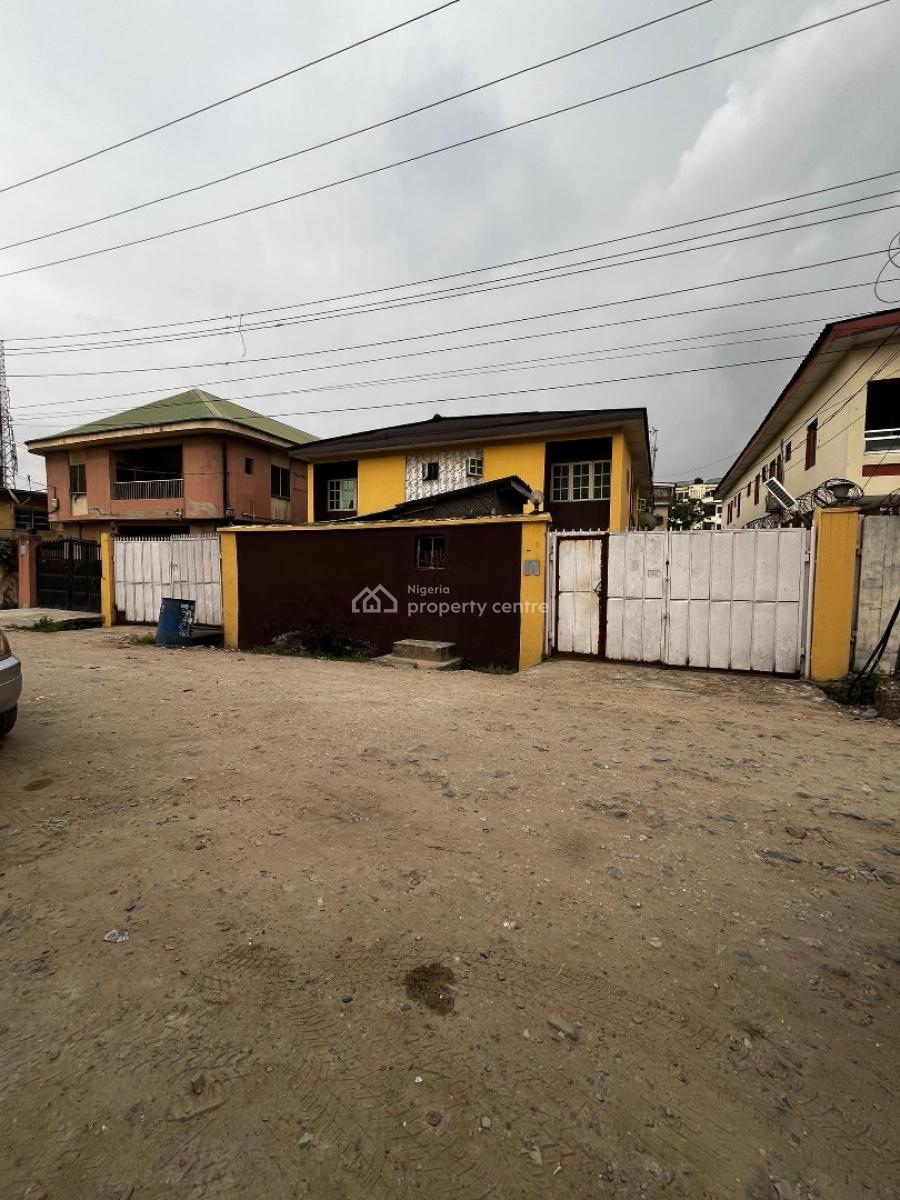 Block of 4 Units on Full Plot, Off Adekunle Kuye Surulere Lagos, Surulere, Lagos, Block of Flats for Sale
