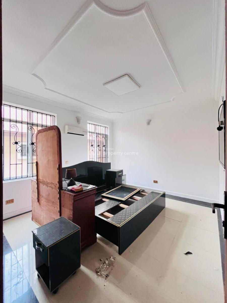 Specious 2 Bedroom Flat, Lekki Phase 1, Lekki, Lagos, Flat / Apartment for Rent