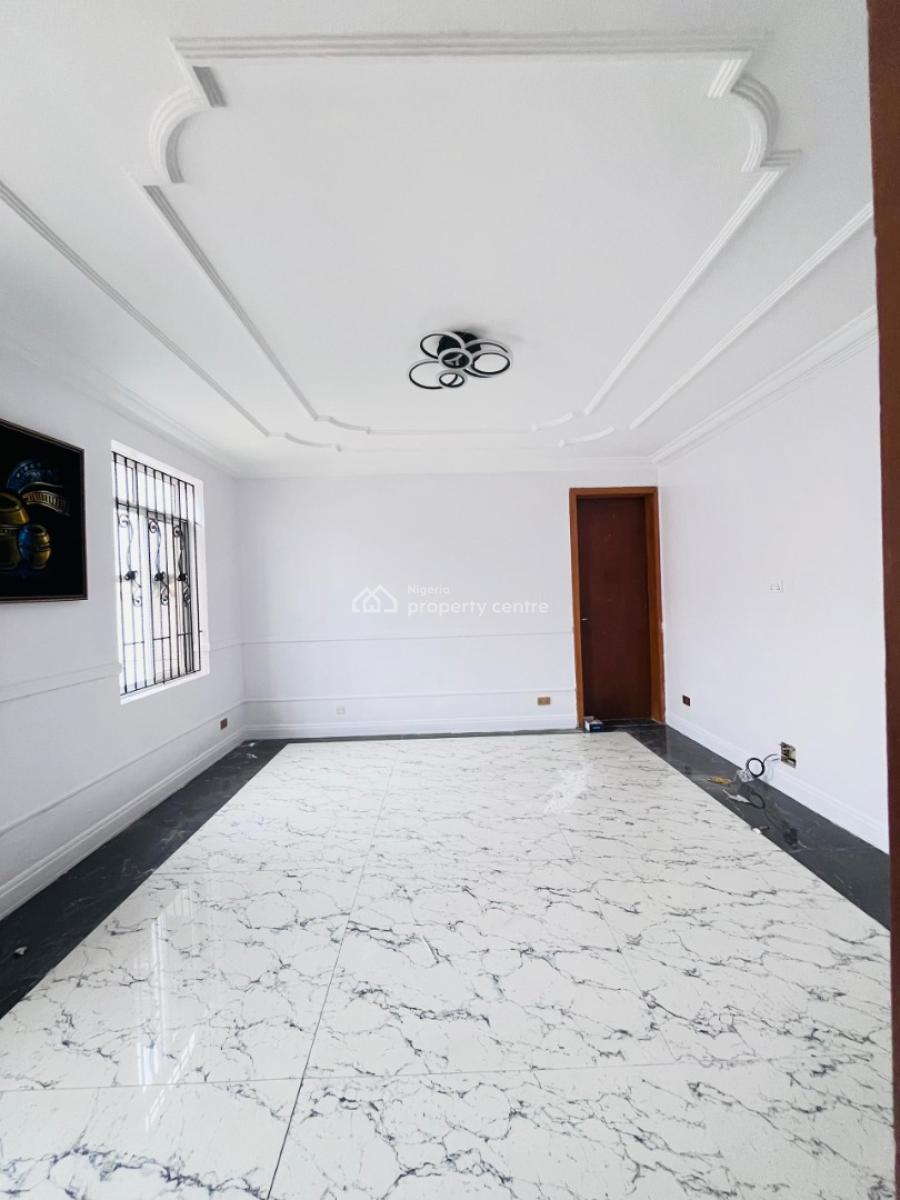Specious 2 Bedroom Flat, Lekki Phase 1, Lekki, Lagos, Flat / Apartment for Rent