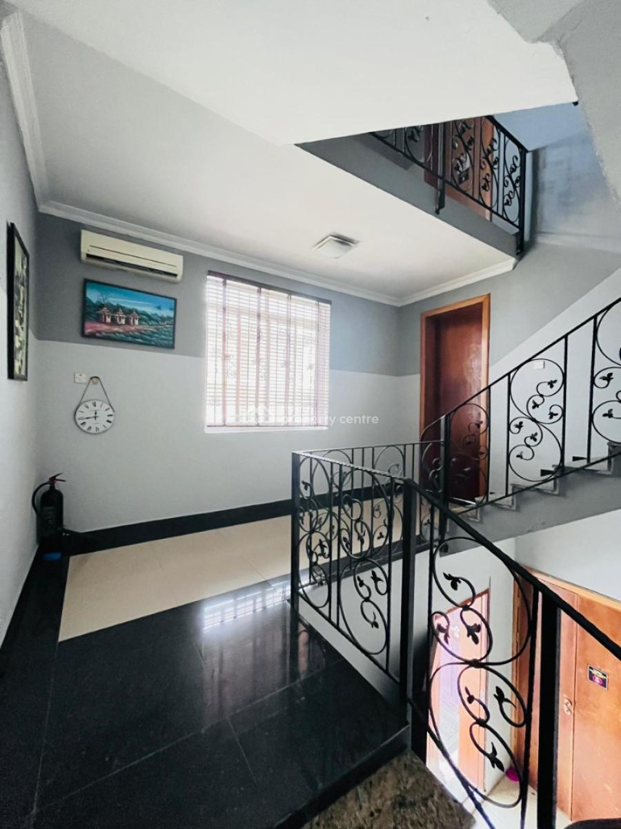 Specious 2 Bedroom Flat, Lekki Phase 1, Lekki, Lagos, Flat / Apartment for Rent